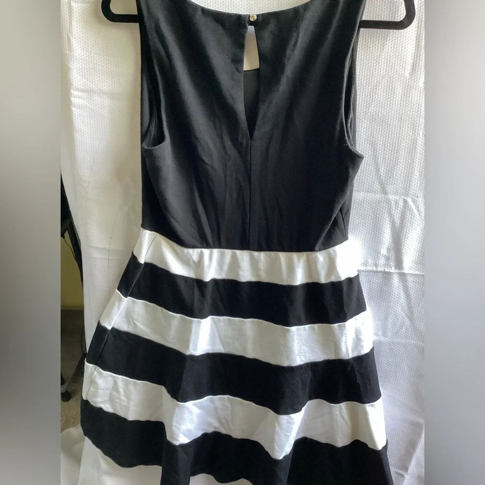 Express dress, size medium. - Picture 3 of 4